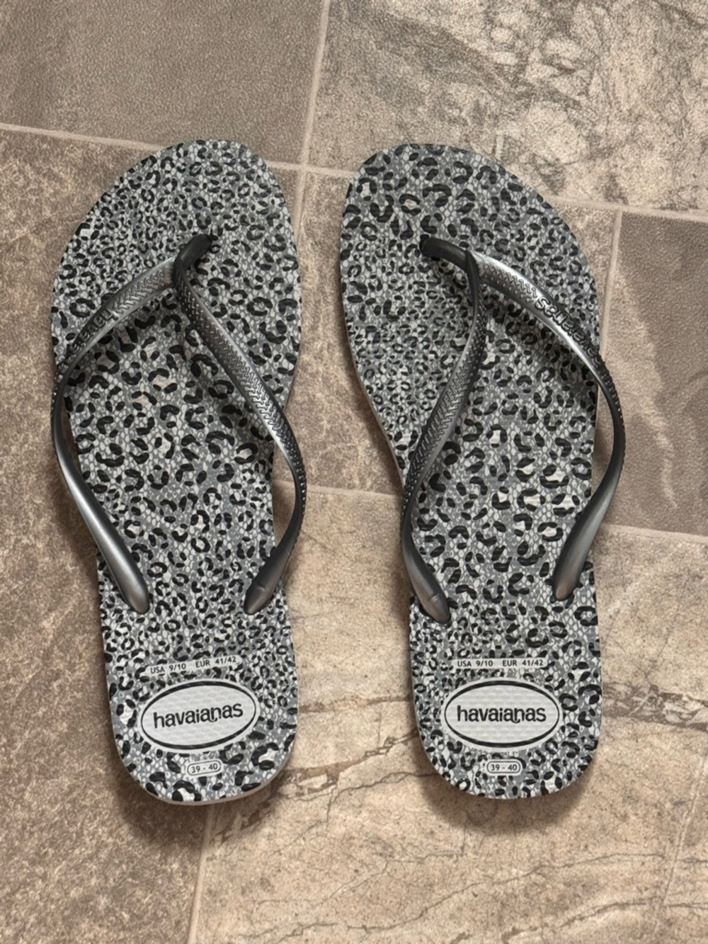 Havaianas Gray and Black Leopard Print Flip Flops